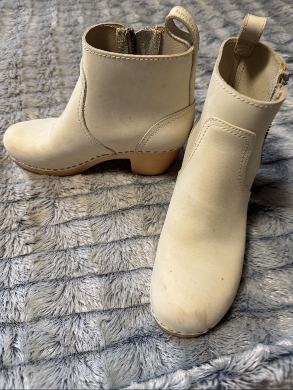 Hasbeens size 36 Women's Cream Ankle Boots
